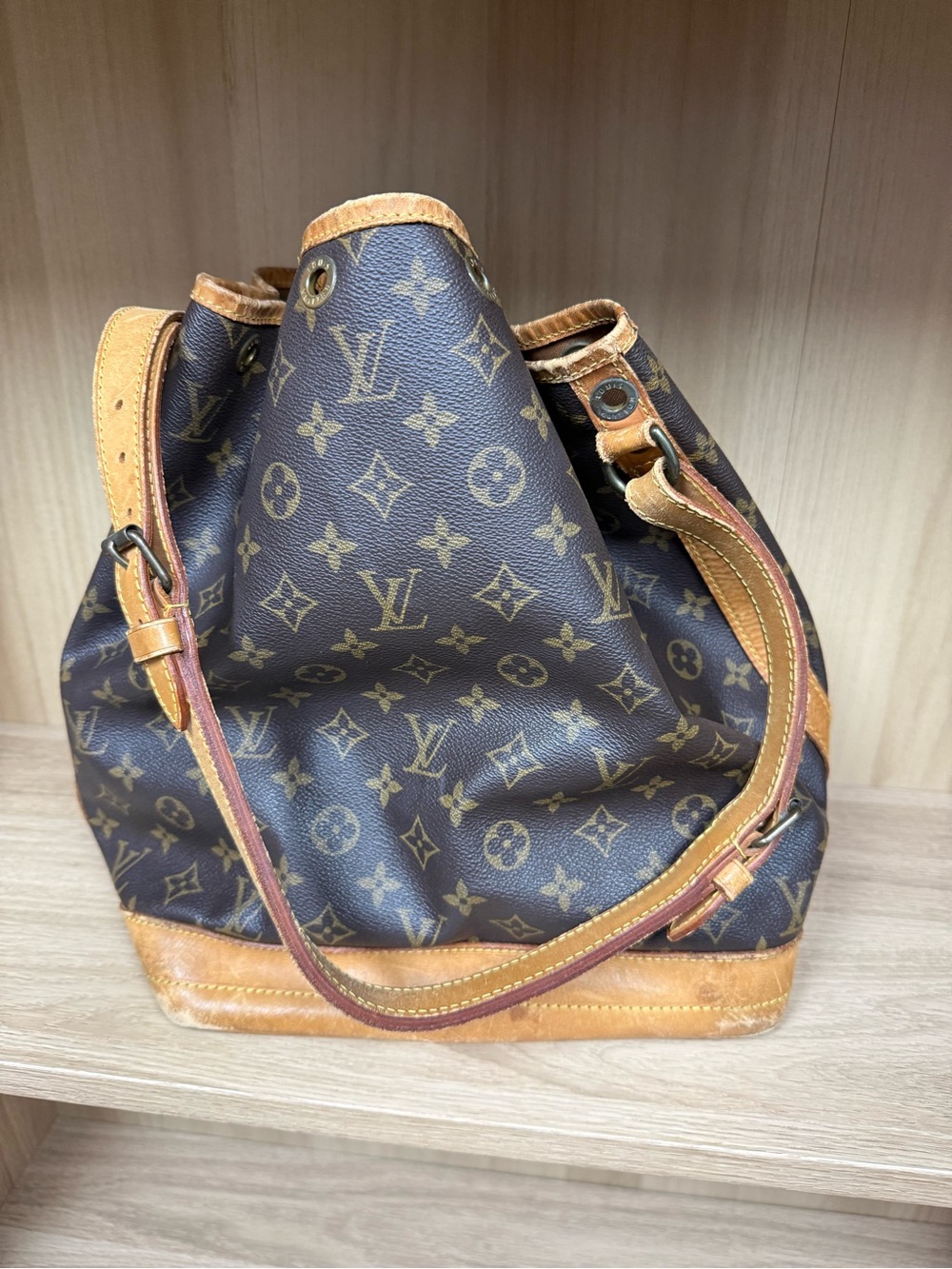 Louis Vuitton Monogram Canvas Brown Tan Bucket Tote - Picture 3 of 8